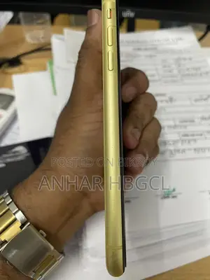 Apple iPhone 11 64 GB Yellow