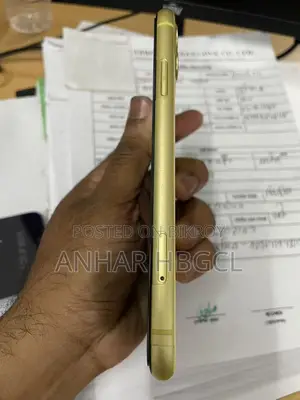 Apple iPhone 11 64 GB Yellow