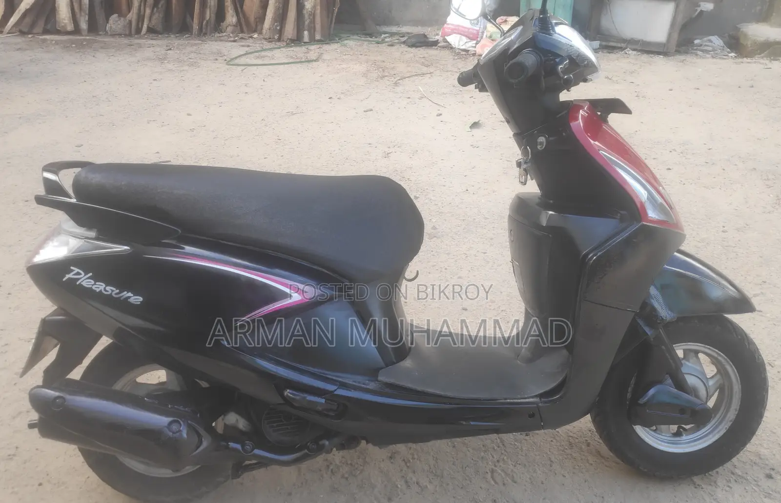 হিরো প্লেজার ২০১৮ কালো