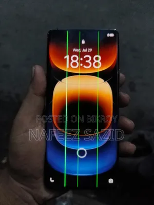 আইকিউওও ১২ ৫১২ জিবি রেড