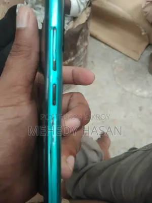 Symphony Z33 32 GB Green