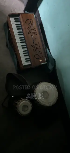 বিক্রির জন্য হারমোনিয়াম