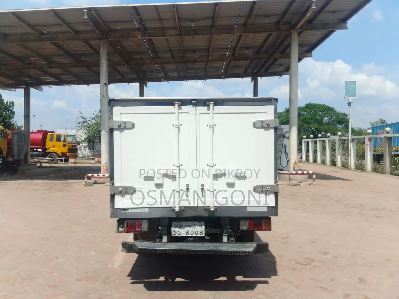 Isuzu Freezer Van