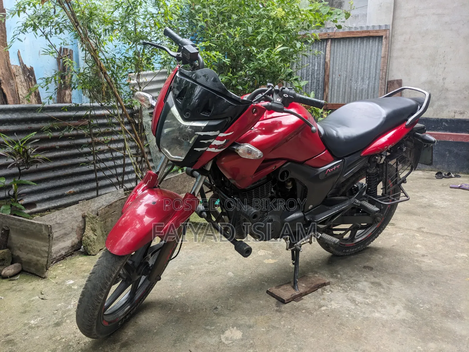 হিরো হাংক ১৫০ ২০১৬ রেড