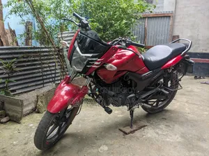 হিরো হাংক ১৫০ ২০১৬ রেড