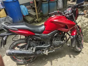হিরো হাংক ১৫০ ২০১৬ রেড