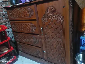 মেহগনি কাঠের ওয়ারড্রোব