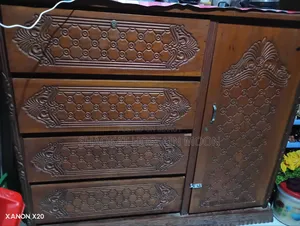 মেহগনি কাঠের ওয়ারড্রোব