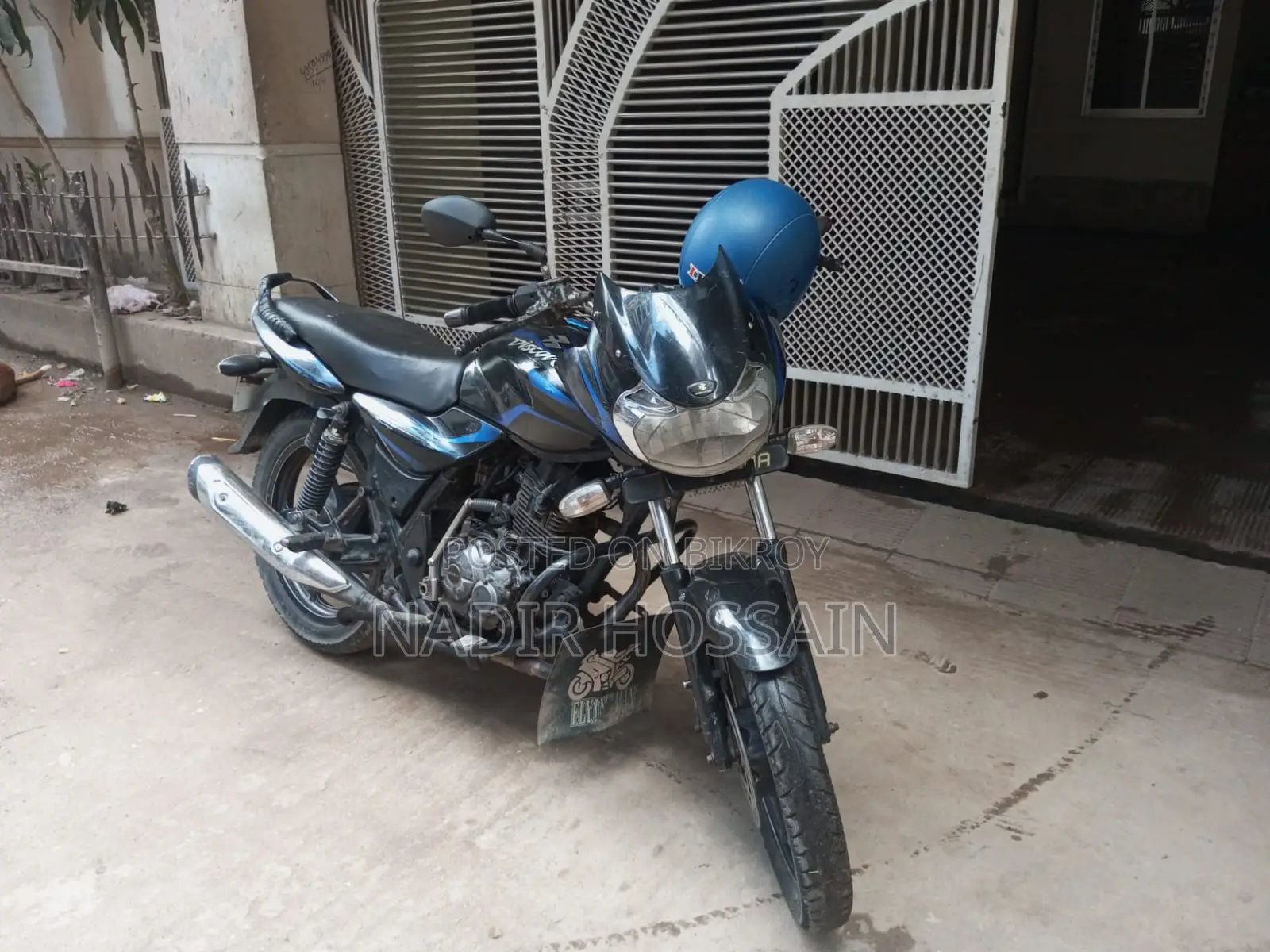 Bajaj Discover 150 2015 Black