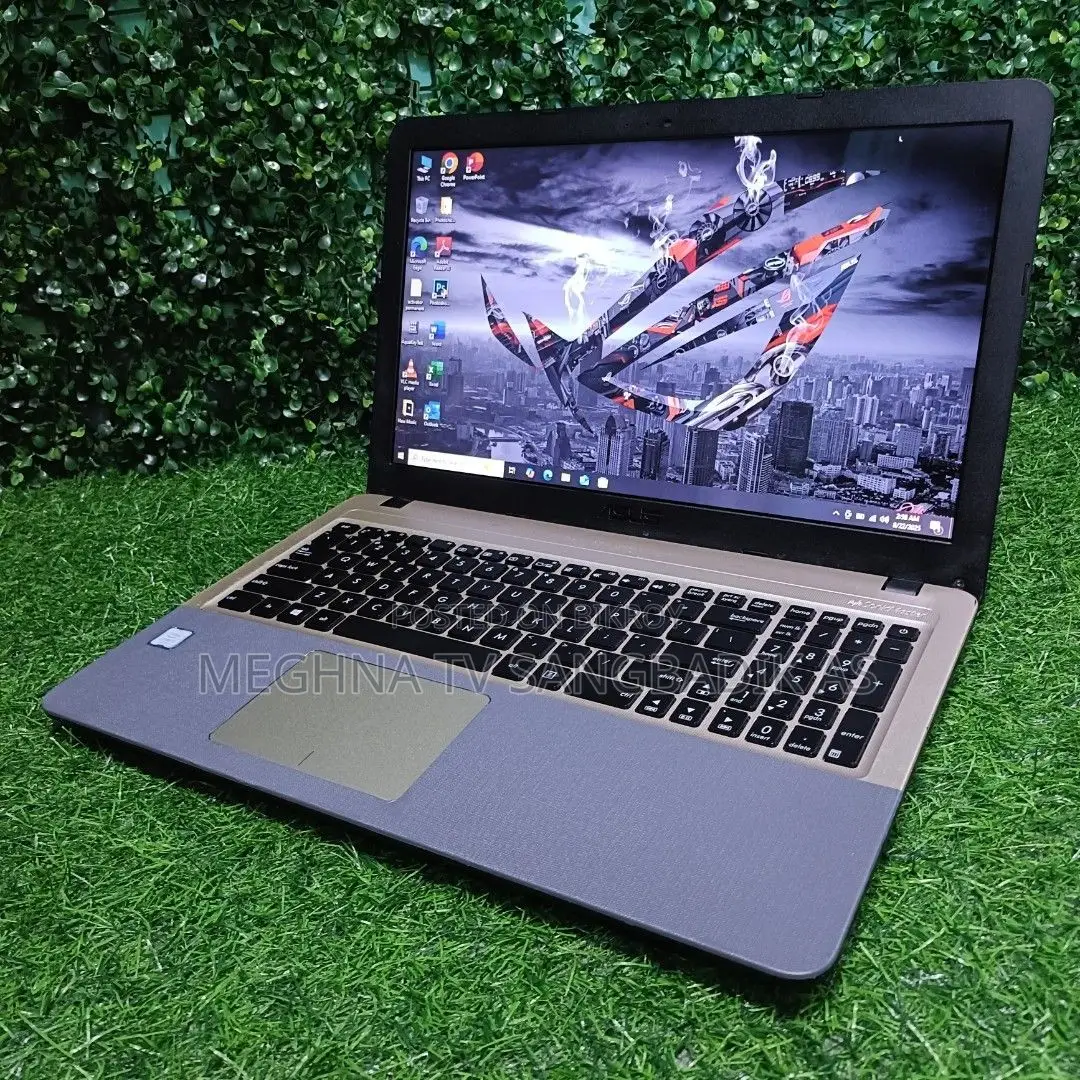 Laptop ASUS 4GB Intel SSD 500GB
