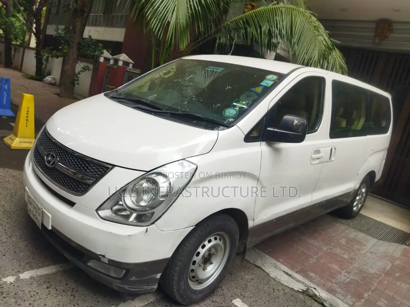 Hyundai H300 2013 White