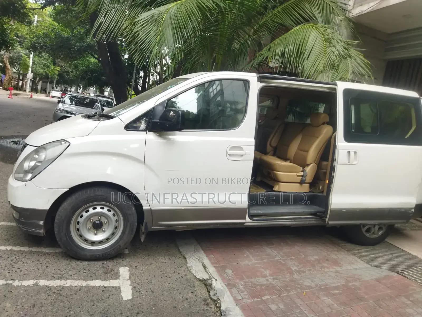 Hyundai H300 2013 White