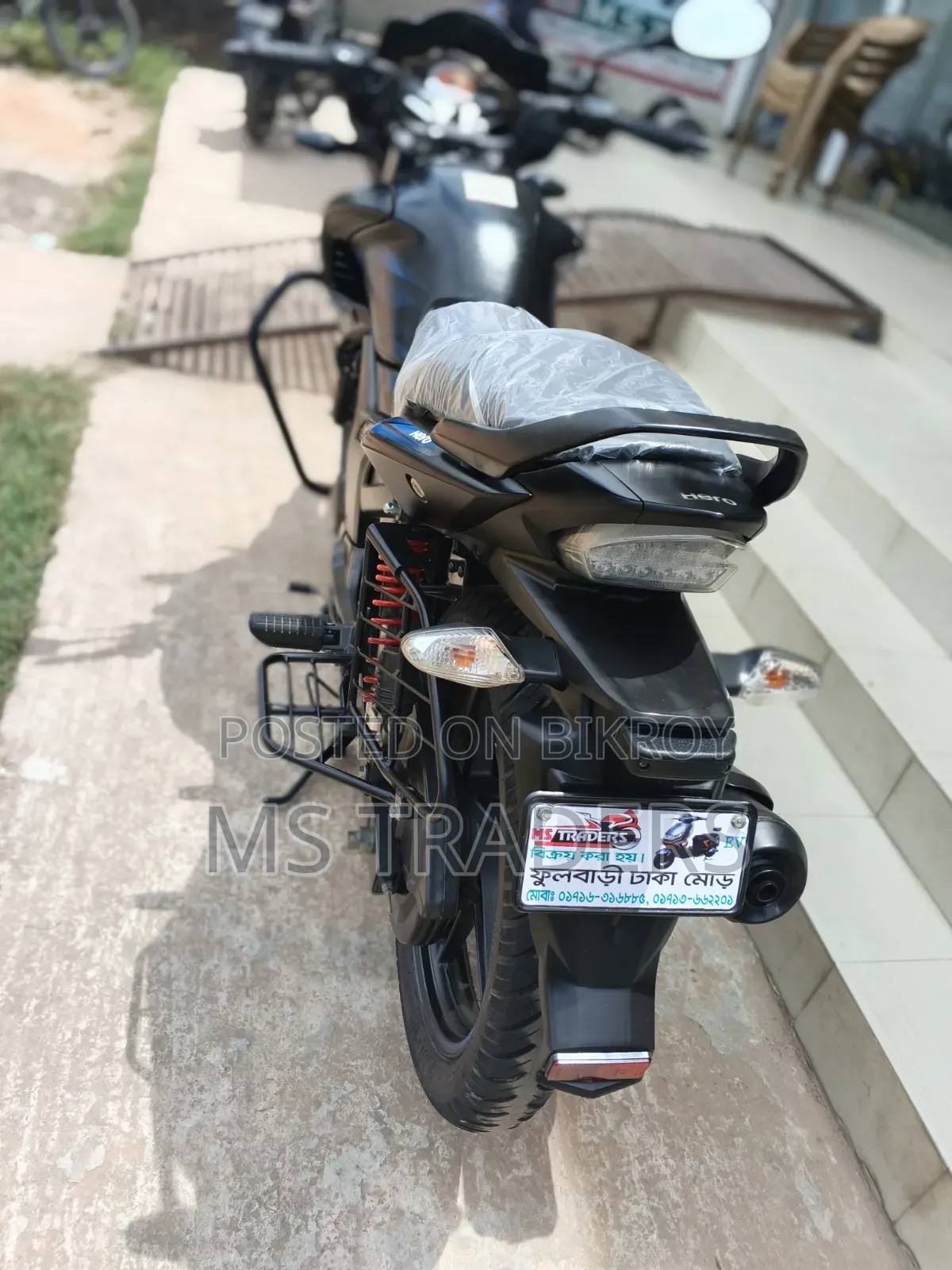 Hero Hunk 2025 Black
