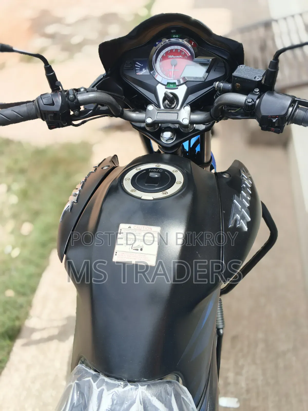 Hero Hunk 2025 Black
