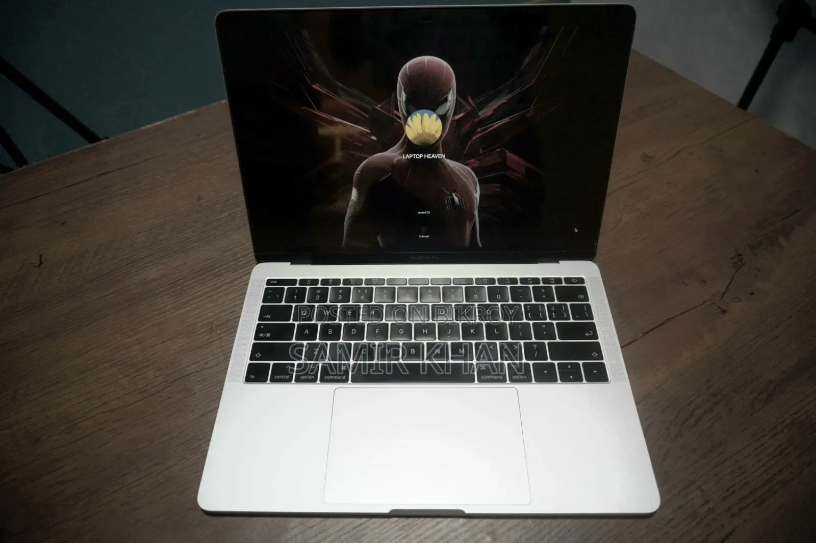 Laptop Apple MacBook Pro 2017 8GB Intel Core i5 SSD 512GB