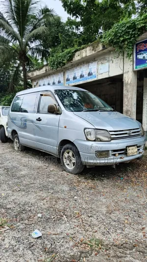 Toyota Noah 2001 Silver