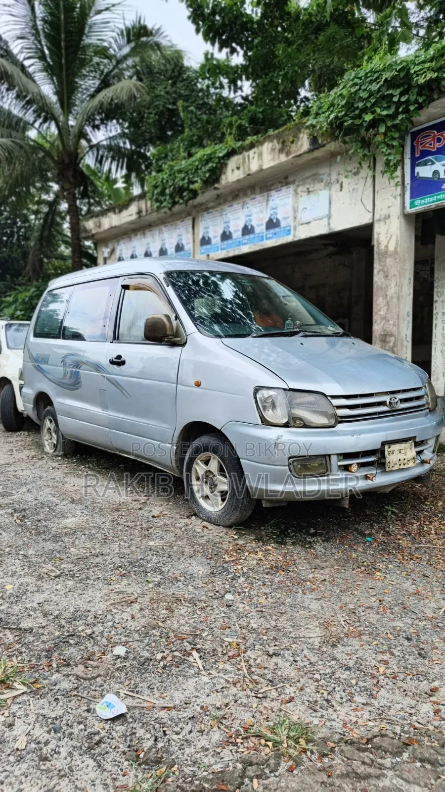 Toyota Noah 2001 Silver