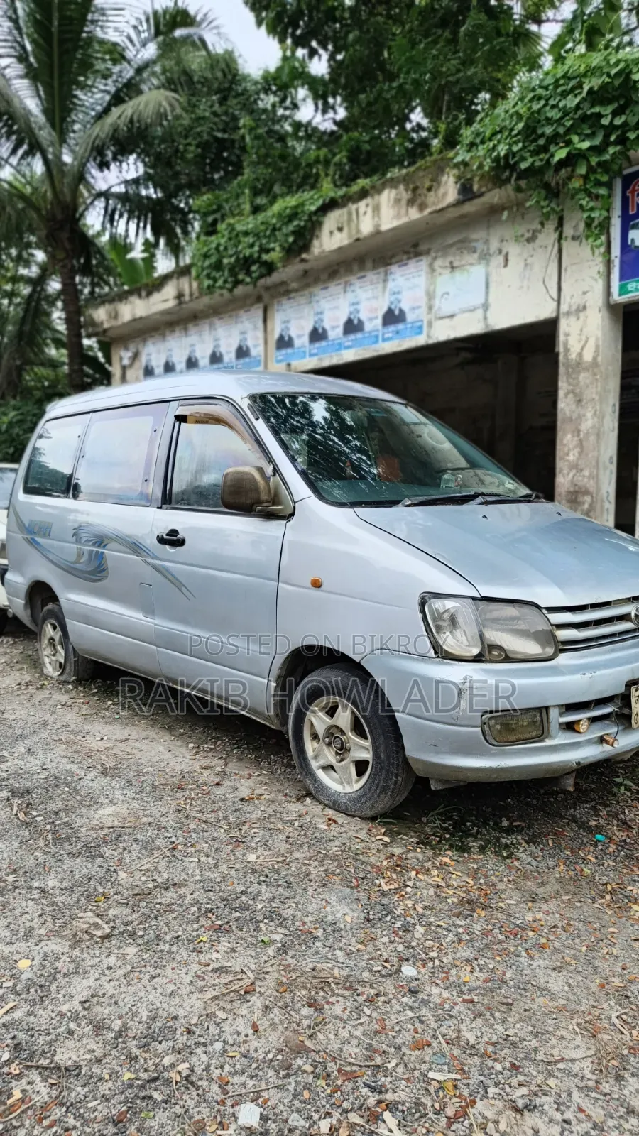 Toyota Noah 2001 Silver