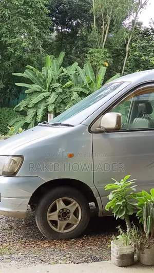 Toyota Noah 2001 Silver