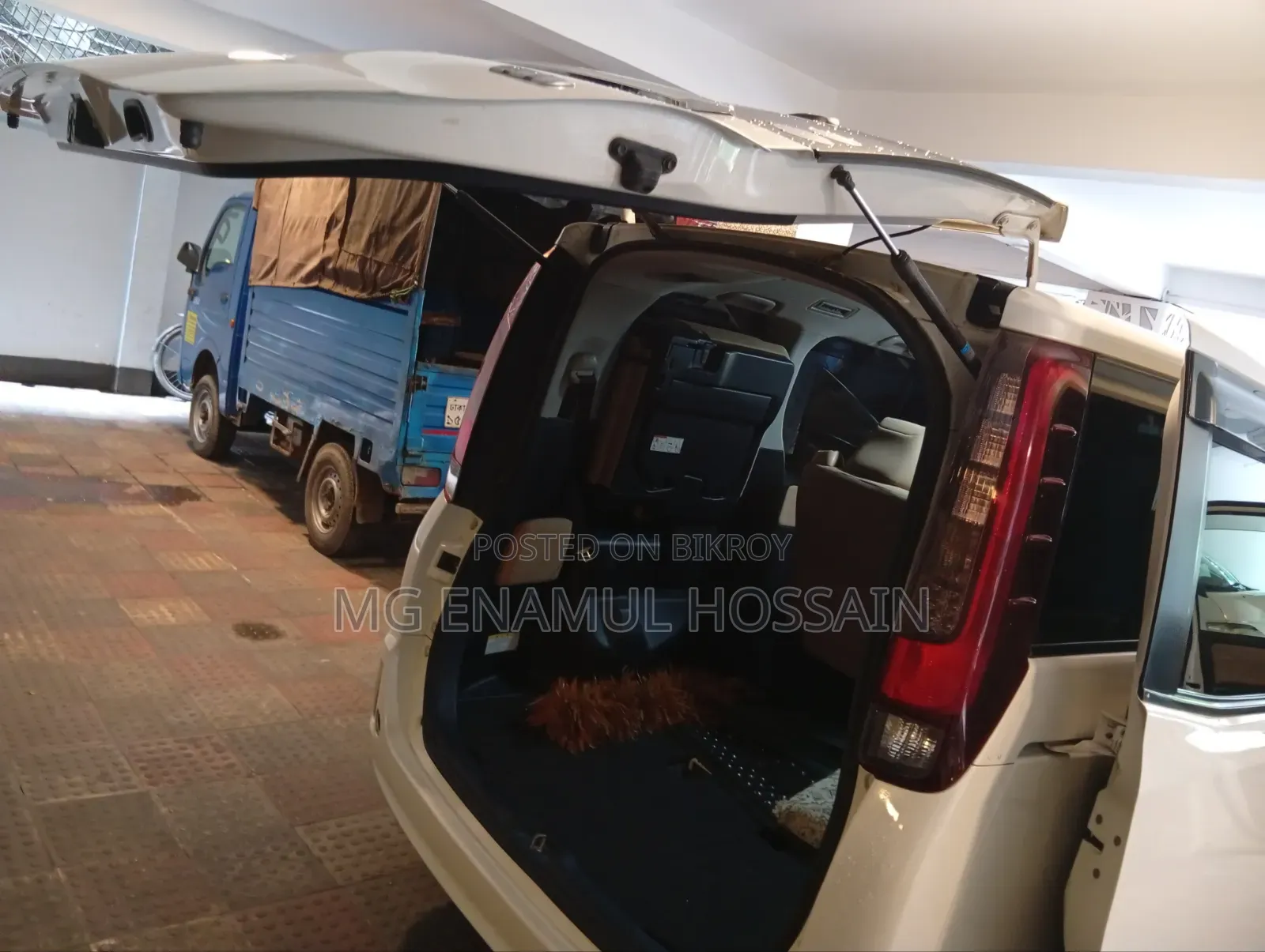 টয়োটা নোয়া ২০১৪ হোয়াইট