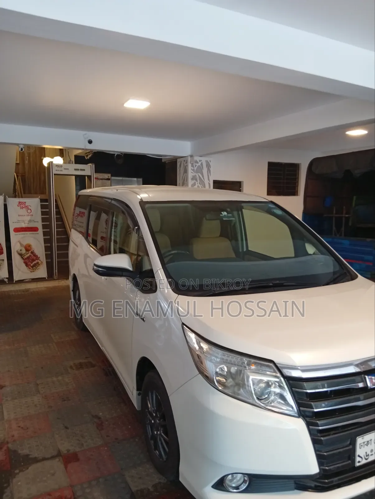 টয়োটা নোয়া ২০১৪ হোয়াইট