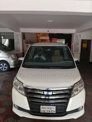 টয়োটা নোয়া ২০১৪ হোয়াইট