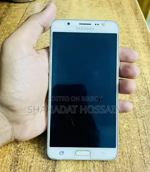 স্যামসাং গ্যালাক্সি জে৭ ১৬ জিবি সাদা