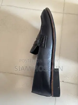 জরুরী জুতো বিক্রি