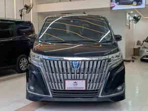 Toyota Esquire 1.8 FWD Hybrid (7 seater) 2020 Blue