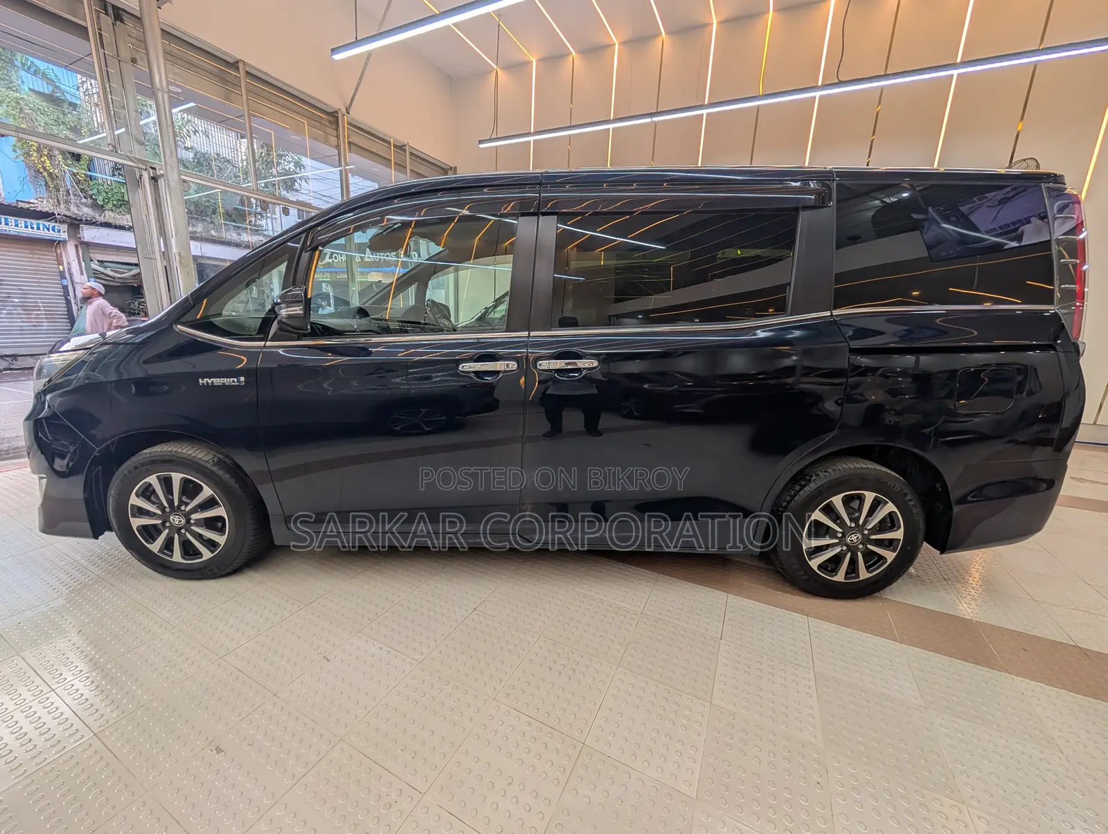 Toyota Esquire 1.8 FWD Hybrid (7 seater) 2020 Blue