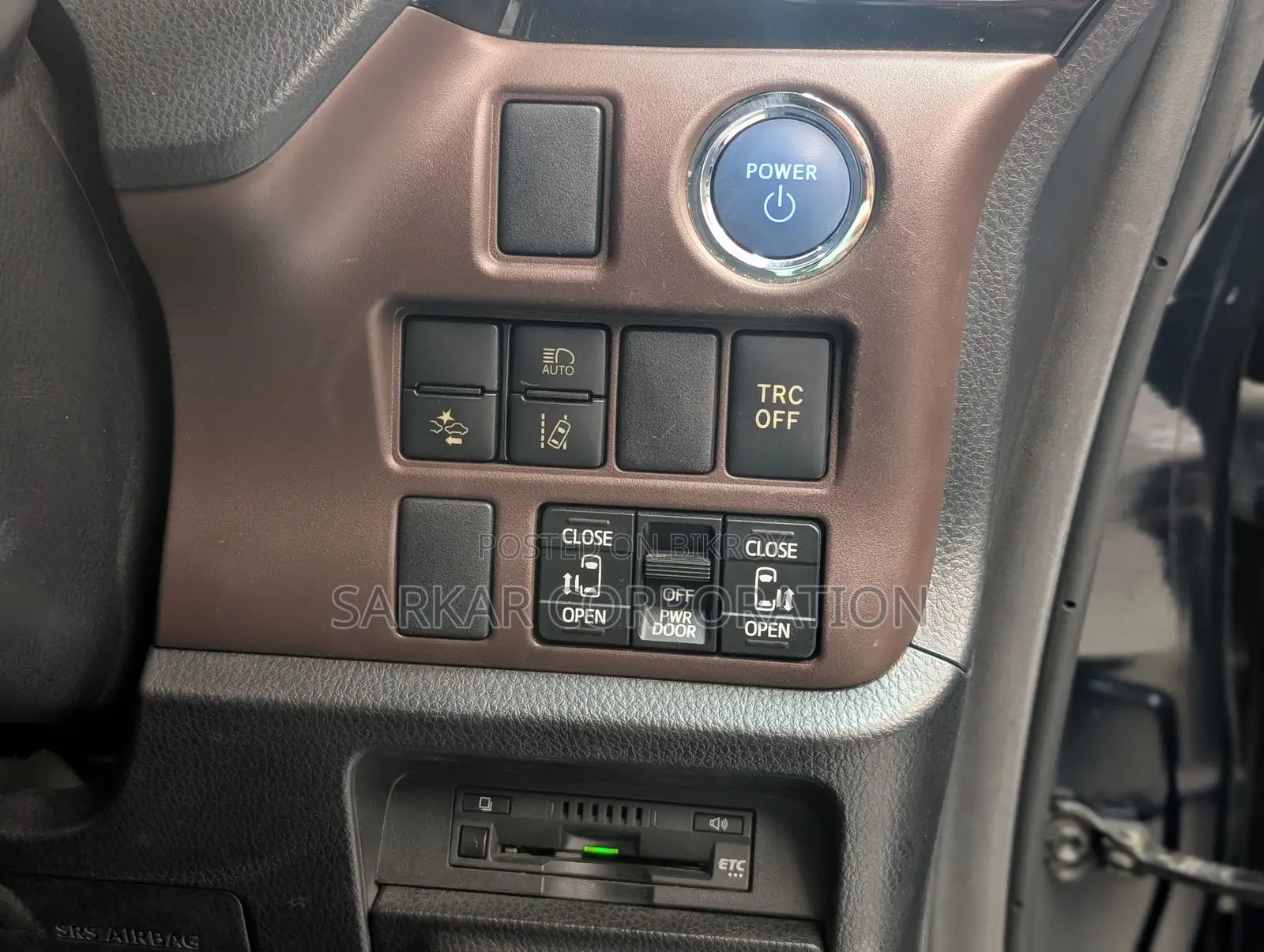 Toyota Esquire 1.8 FWD Hybrid (7 seater) 2020 Blue