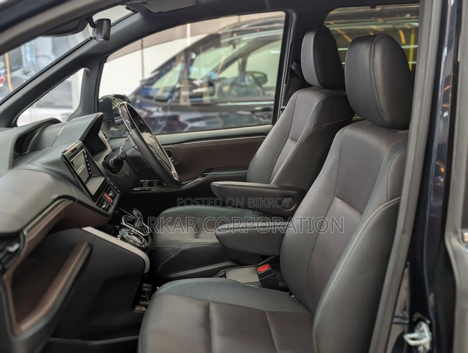 Toyota Esquire 1.8 FWD Hybrid (7 seater) 2020 Blue