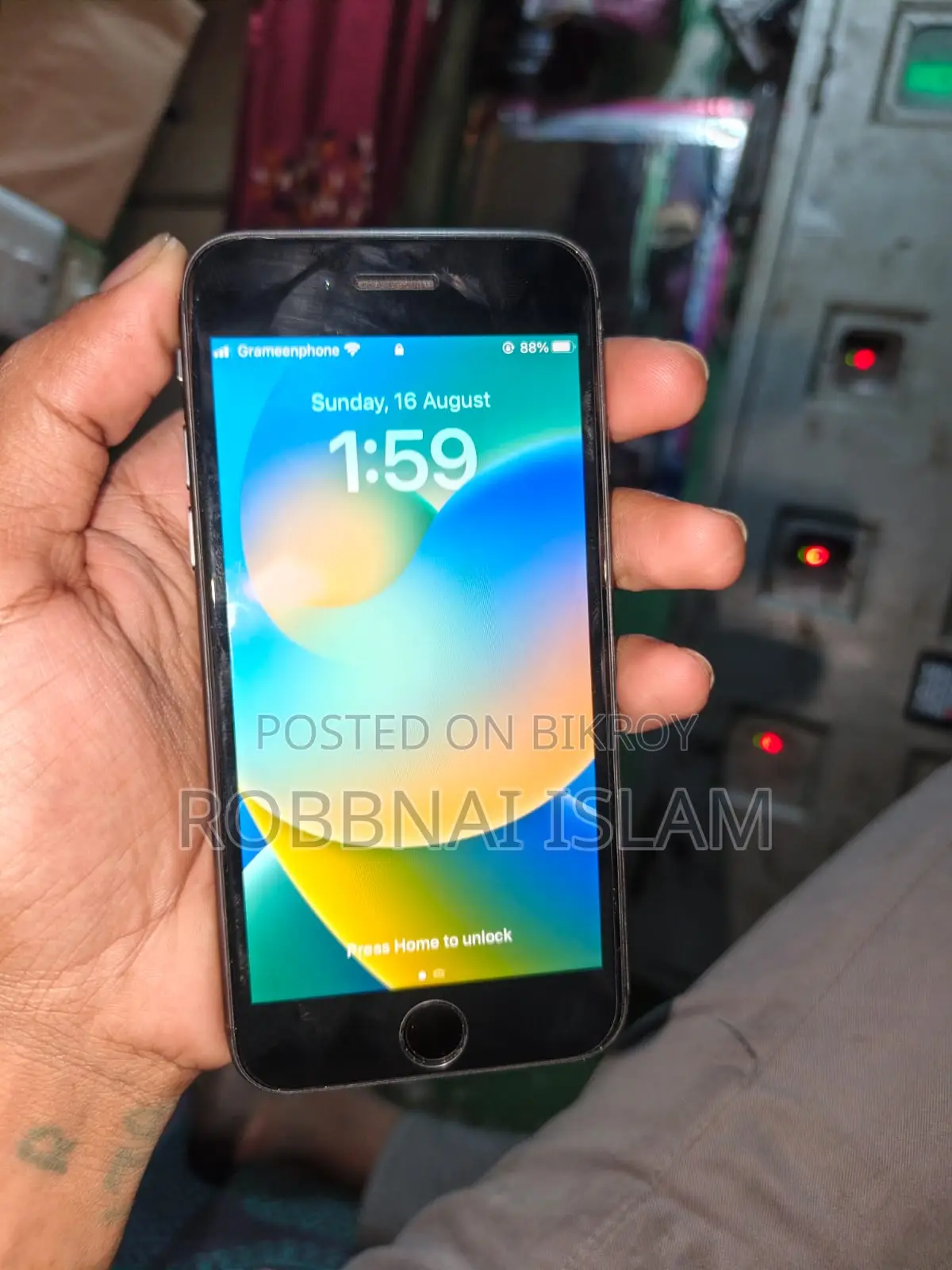 অ্যাপল আইফোন ৮ ৬৪ জিবি কালো