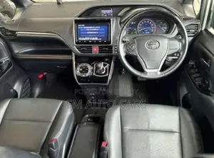 টয়োটা এসকোয়ায়ার ২০২১ পার্ল