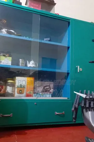 স্টিলের শোকেস
