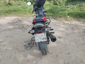 Bajaj Discover 125 2021 Black