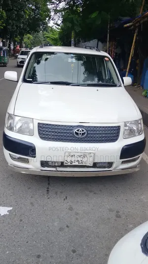 টয়োটা সাক্সিড ২০১২ হোয়াইট