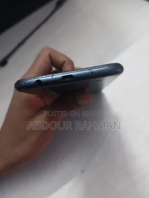স্যামসাং গ্যালাক্সি এম১০ ৩২ জিবি কালো