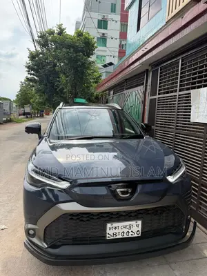 টয়োটা করোল্লা ক্রস ২০২৪ গ্রে