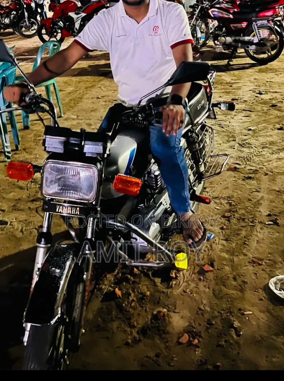 ইয়ামাহা ১৯৯৯ গ্রে