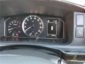 টয়োটা হাইএস ২০২৩ সাদা