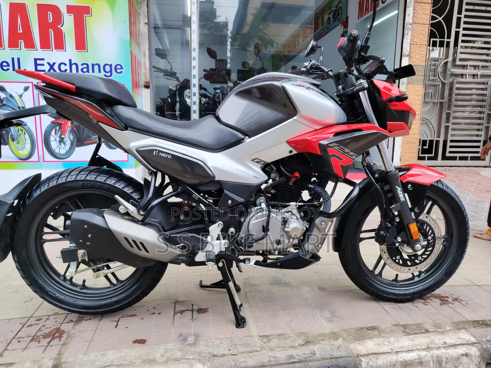 Hero Xtreme 125R 2025 Red