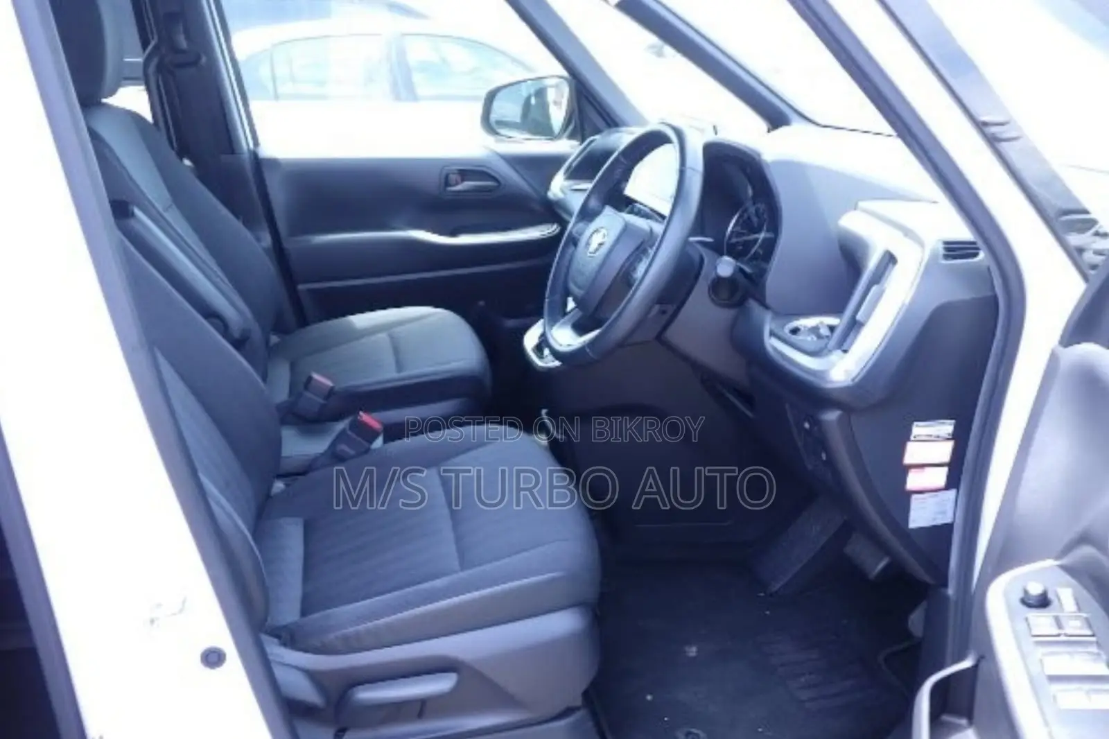 Toyota Voxy 2022 Pearl