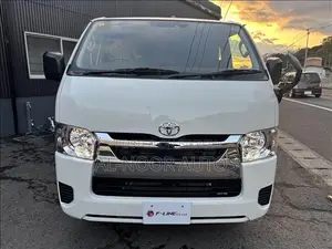 Toyota HiAce 2021 White