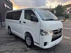 Toyota HiAce 2021 White