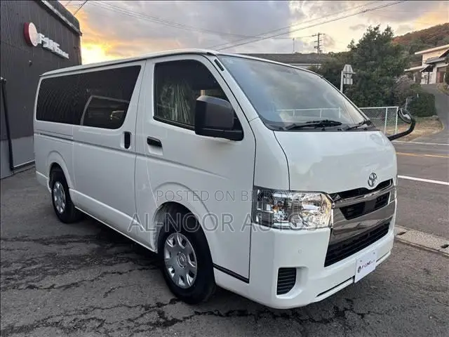 Toyota HiAce 2021 White