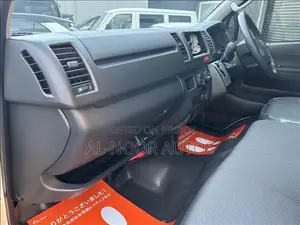 Toyota HiAce 2021 White
