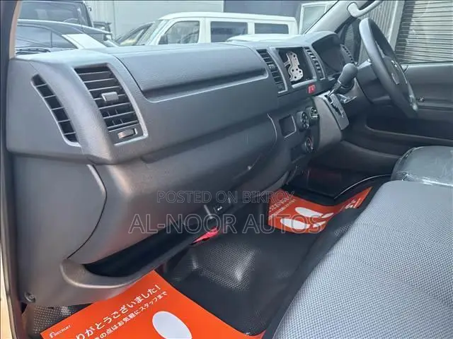Toyota HiAce 2021 White