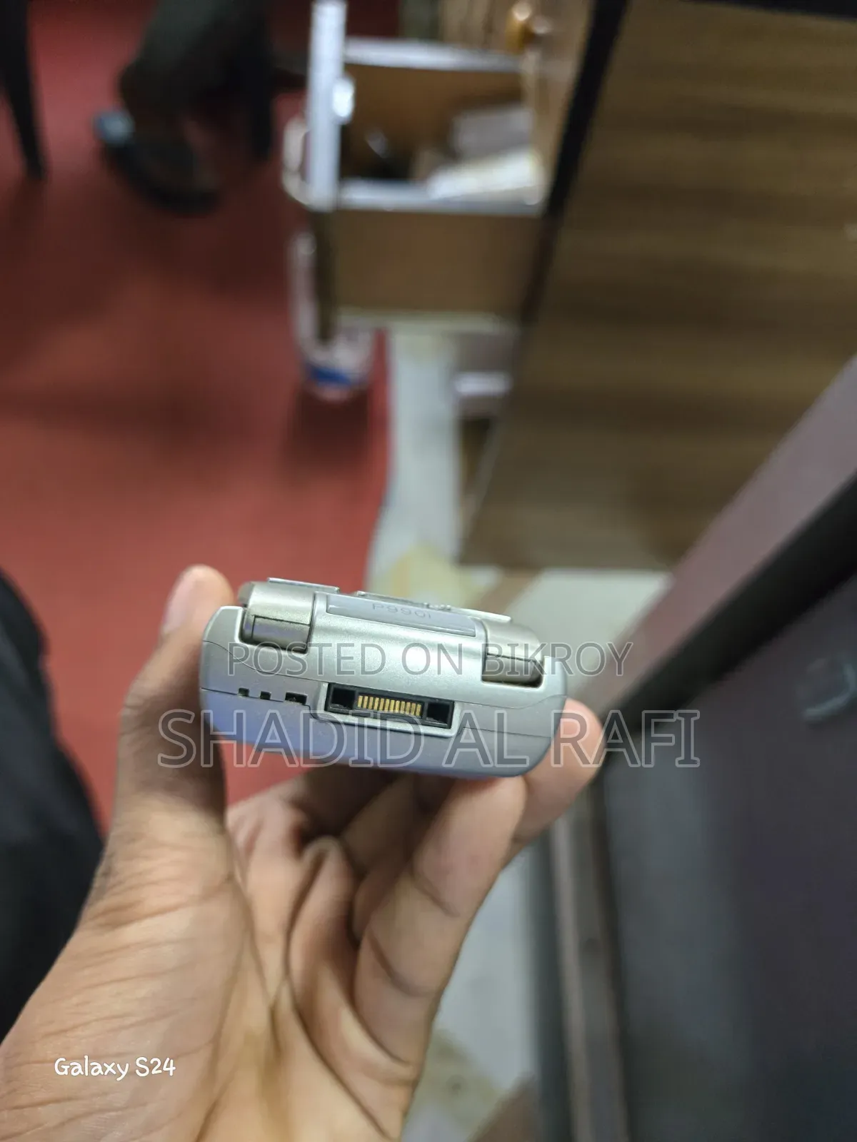 সনি এরিকসন পি৯৯০ সিলভার