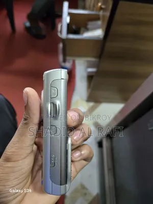 সনি এরিকসন পি৯৯০ সিলভার